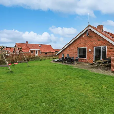 בית נופש Cozy Pool House By The Sea, Vejlby Klit-sj505 הרבור