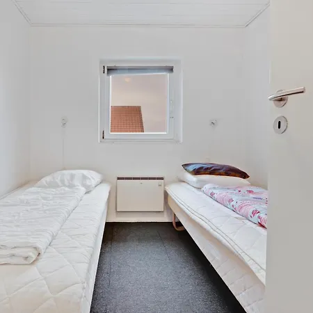 בית נופש Cozy Pool House By The Sea, Vejlby Klit-sj505 הרבור